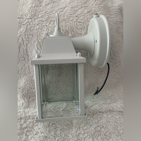 White LED Porch Lantern Dusk Dawn Sensor
New Open Box
1 Light Porch Lights - Picture 4 of 7